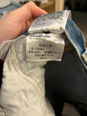 Levi’s 501 High-Rise Straight-Leg Jeans thumbnail 5
