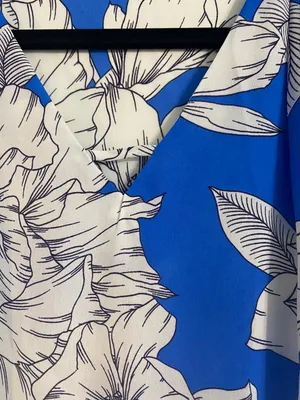 Banana Republic Blue And White Floral Top thumbnail 3