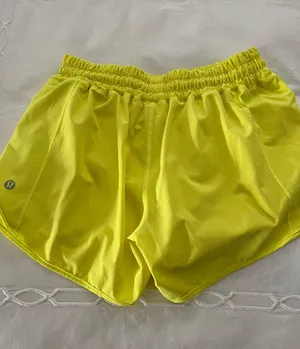 Lululemon Hotty Hot Shorts 4” thumbnail 2