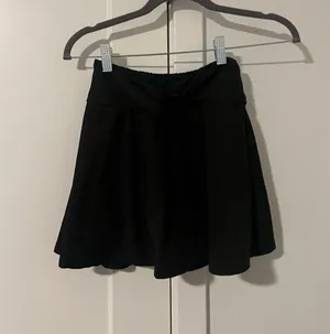 Black tennis skirt thumbnail 1