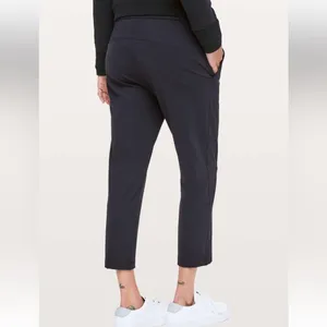 Lululemon On‎ The Fly Crop 23” black Pants 6 athleisure yoga workout streetwear thumbnail 2