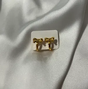 Mini Bow Chunky Gold Hoops thumbnail 2