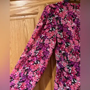 Express Pink Floral Print Long Sleeve Faux Wrap Ruffle Mini Dress‎ Size XXS thumbnail 9