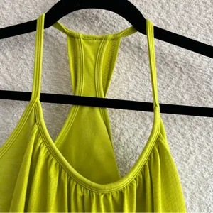 Lululemon Women’s‎ Lime Green No Limits Sports Bra Tank Top Size 8 thumbnail 6