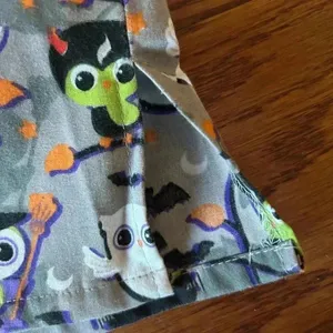 Halloween V-neck Scrub Top Owls Bats Witches Two Pockets Size Medium Medical Vet thumbnail 7