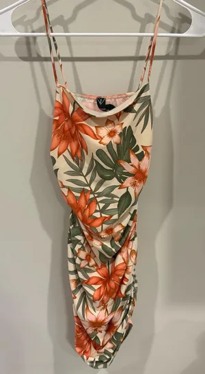 Windsor Tropical Floral Bodycon Mini Dress thumbnail 1