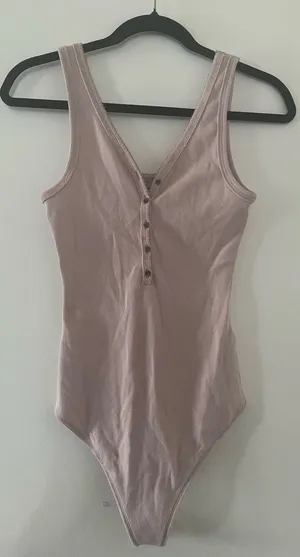 Abercrombie Pink Ribbed Sleeveless Henley Bodysuit Medium Capsule Minimalist thumbnail 1