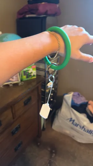 Green Key ring thumbnail 3
