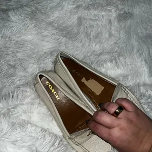 Coach Women's Cream Leather Loafers size Women’s US 9.5 Work Shoe thumbnail 4