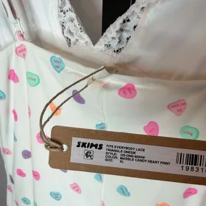 NWT Skims Fits Everybody Lace Triangle Onesie thumbnail 5