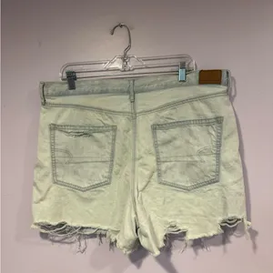 American eagle 90s boyfriend distressed denim‎ short thumbnail 4