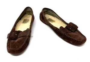 UGG Size 8 Slip On Brown Leather Sherpa‎ Lined Buckle Flats Tread Moccasins thumbnail 1