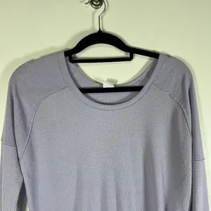 Aritzia TNA Size XXS Alder Thermal Waffle Knit Long Sleeve‎ Lilac Purple Casual thumbnail 2