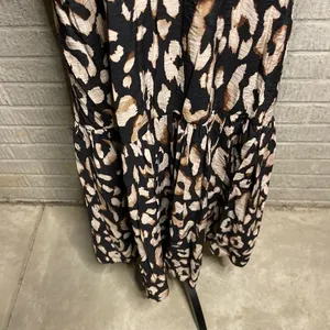 H&M Womens Animal Print V Neck Tiered‎ Flounce Dress Size Small thumbnail 3