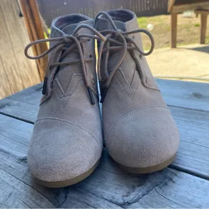 Toms Woman’s Grey Lace Up Ankle Wedge Boots Size 9.5 thumbnail 2