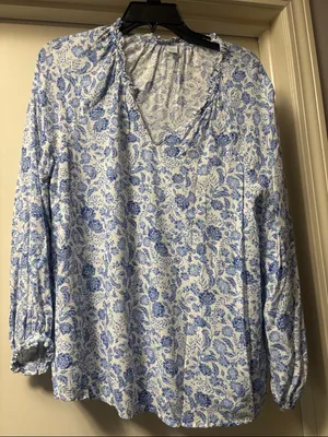 Old Navy Women'sBlue Floral Print LS Open Neck Long Sleeve brand new J thumbnail 1
