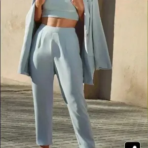 PrettyLittleThing Dark Mint Tailored Trousers NWT‎ thumbnail 4