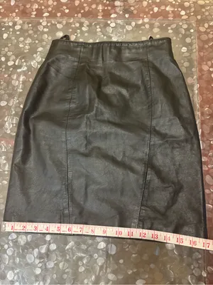 Black Faux Leather Pencil Skirt - Classic Tailored Style thumbnail 11