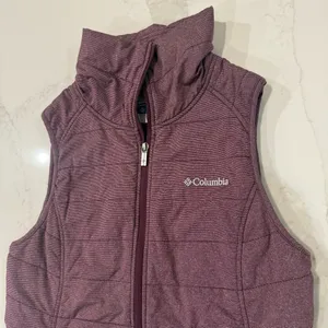 Columbia Dandi Camp Insulated Quilted Vest Women’s Small Maroon Red Mock Neck thumbnail 3