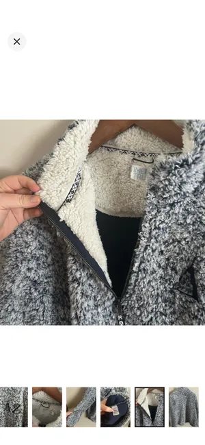 Time & Tru Delta Zeta Letter Embroidered Fuzzy Faux Sherpa Half Zip Pullover thumbnail 6
