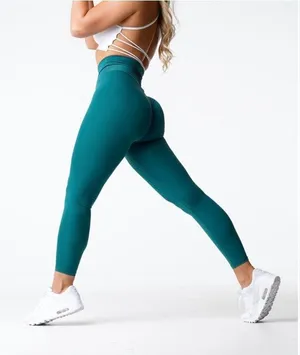 NVGTN Solid Seamless Leggings Women's XS Emerald Green thumbnail 1