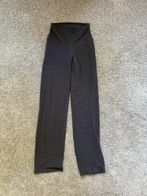 Aritzia Butter High Rise Flare 32’’ Legging thumbnail 2
