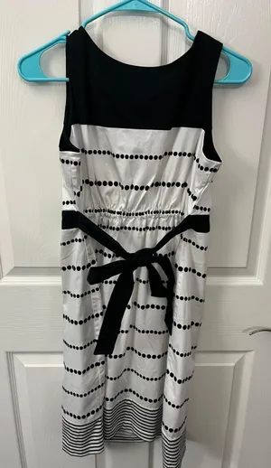 Motherhood Size Medium Black & White Maternity Dress thumbnail 3