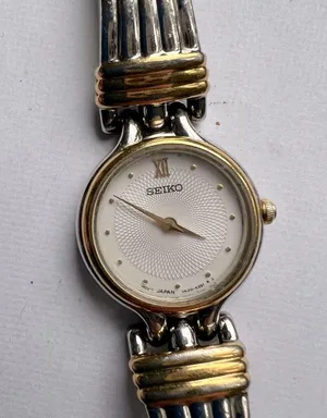 Ladies Seiko Wristwatch Two Tone Gold Tone Bracelet Style Vintage thumbnail 3