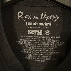 Hot Topic Adult Swim Rick and Morty Shirt Small thumbnail 2