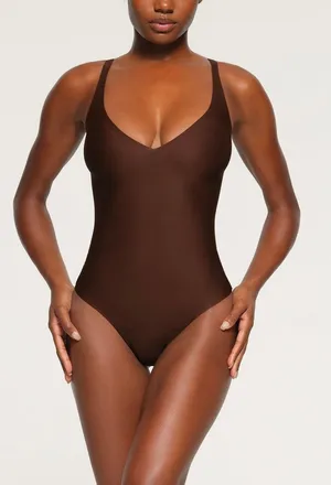 SKIMS unlined plunge thong bodysuit NWT Size xl thumbnail 1