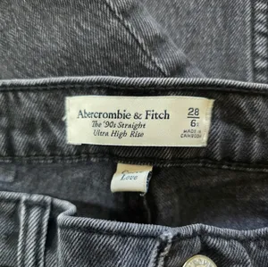 Abercrombie & Fitch Black 90s Straight Ultra High Rise Jeans Size 28/6 thumbnail 9