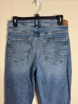 American Eagle Strigid Distressed Ripped Knees Mom Jeans Light Wash size 6 Short thumbnail 5