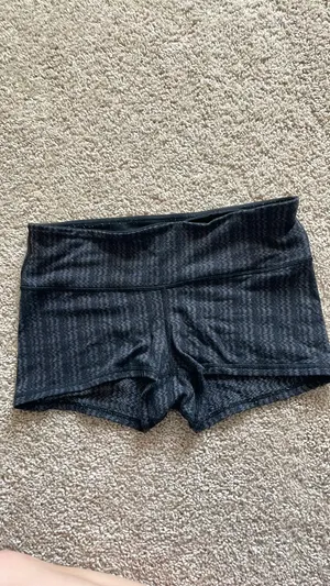Black Lululemon spandex shorts thumbnail 3