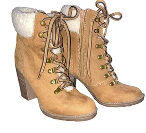 Esprit Hadley Faux fur boots thumbnail 1