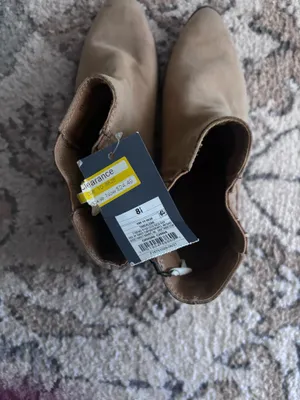 Universal Threads Women's Alena Western Memory Foam Boots - Tan Size 8.5. NWT. Has some minor scuffs from storage that can be easily cleaned. No damage. thumbnail 4