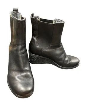 UGG Dupree wms black leather waterproof chelsea wedge ankle boots sz 8 SKU 10769 thumbnail 1