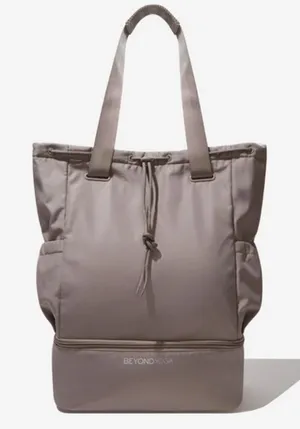 Beyond Yoga NWT gym bag drawstring in birch thumbnail 1