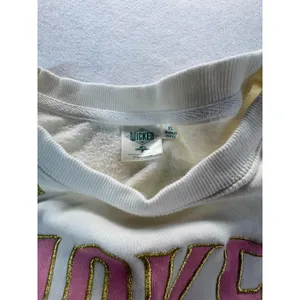 Wicked Universal Studios Cropped Sweatshirt XL White Pink Gold Glitter Stars thumbnail 5