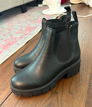 Cushionare Black Shoes thumbnail 1