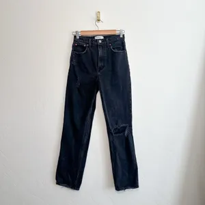 Abercrombie & Fitch | 90s Straight Ultra High Rise Distressed‎ Black Jeans Sz 27 thumbnail 2