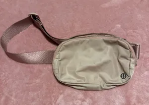 Lululemon bag thumbnail 1
