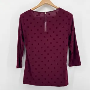 Ann Taylor Womens Medium Burgundy Velvet Polka Dot 3/4‎ Sleeve Blouse Back Zip thumbnail 4
