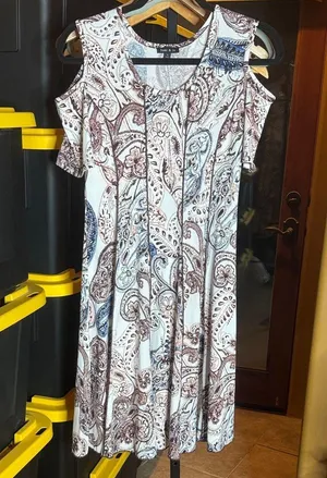 Sami & Jo Cold Shoulder Fit & Flare Paisley Midi Dress Size Small thumbnail 1