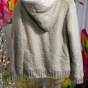 S196. Colza cream cable knit cardigan with toggle buttons. Size M thumbnail 5