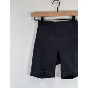 Lululemon Womens Shorts Graphite Grey Heather Wunder Train High Rise Gym Size 4 thumbnail 5