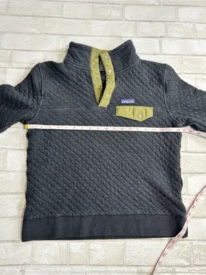 Patagonia Organic Cotton Quilted Snap Pullover in Dark Gray with Olive Accents thumbnail 6