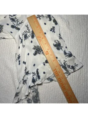 Women's LC LAUREN CONRAD White w Blue Floral Flutter Sleeve Blouse Size Medium thumbnail 8