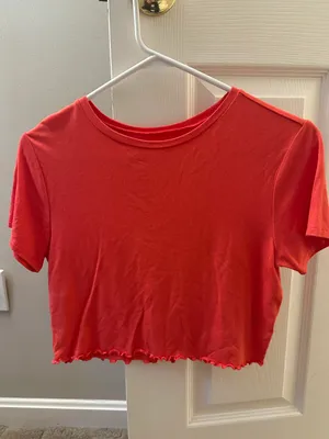 Crop Top thumbnail 1