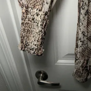 Realize 1X Animal Print Ruffle Cuff Sleeve Tunic Boho Chic Blouse Whimsigoth thumbnail 5