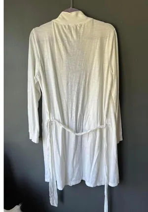 Gillian O'Malley White Lightweight Robe with Tie Belt, Size M thumbnail 2